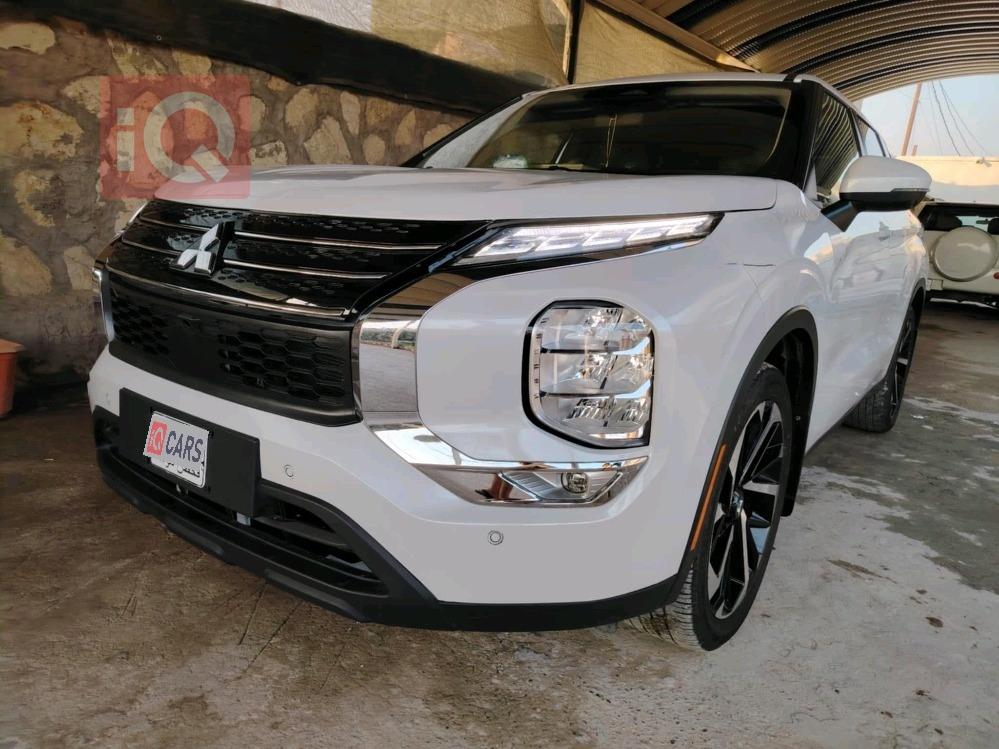 ميتسوبيشي اوتلاندر